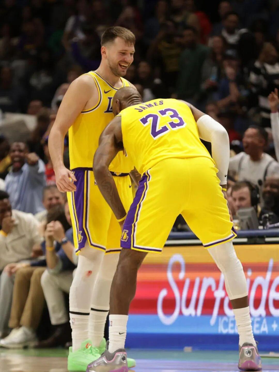 单场4扣篮!詹姆斯越打越好,湖人还需如何调整?